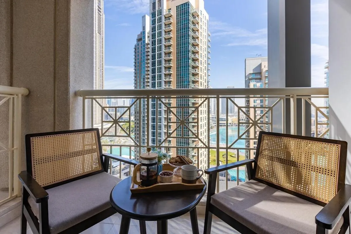 Near Burj Khalifa, Dubai Fountain View, Dubai Mall In 10 Mins Walk 0*,